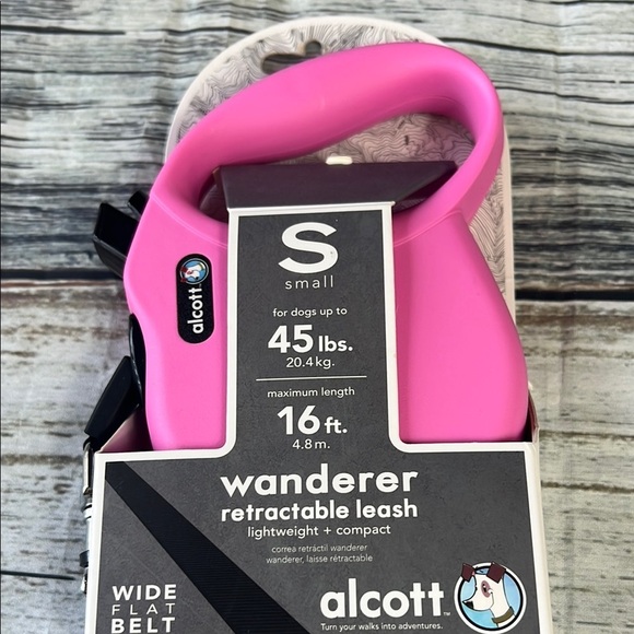 Alcott Pink Wanderer Retractable Leash for dogs up to 45lbs Length 16ft long - Picture 4 of 5